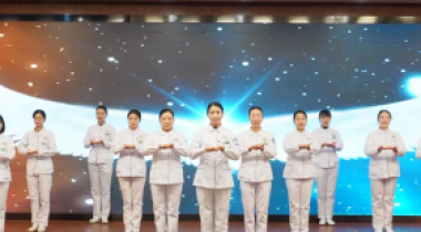 献给“手”护一生的你们